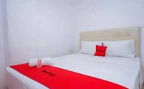 Reddoorz Near Mall Ratu Indah 3